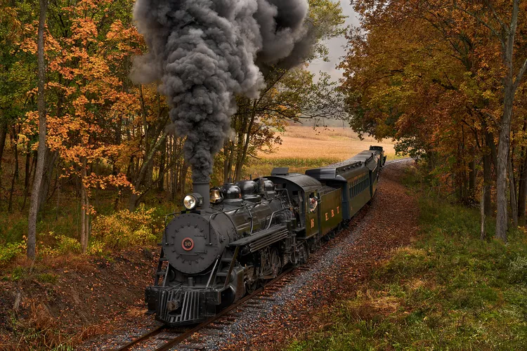 See the Best Fall Foliage in the U.S. From 14,000 Feet on this Magical Train Ride